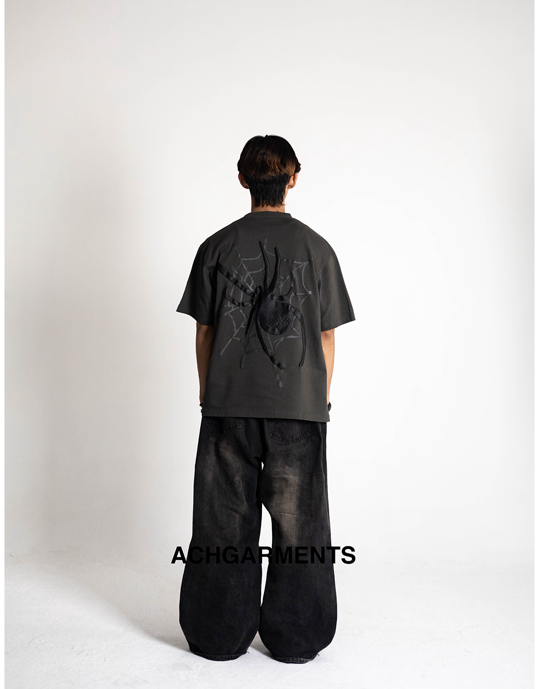 T-SHIRT GREY