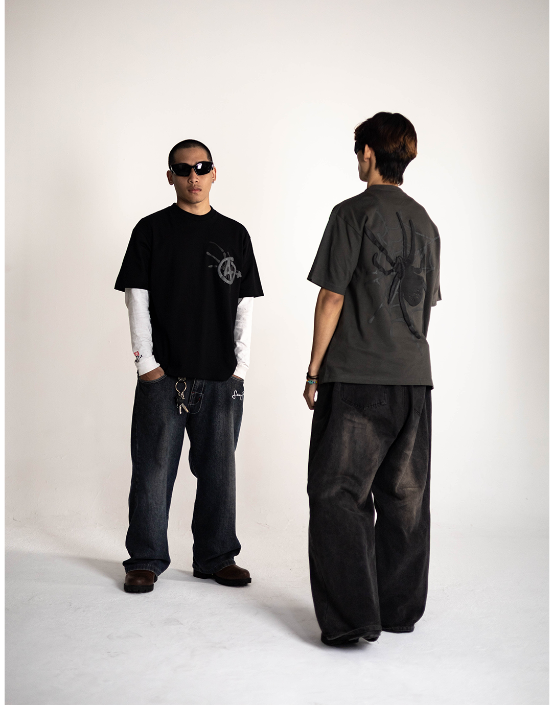 T-SHIRT GREY