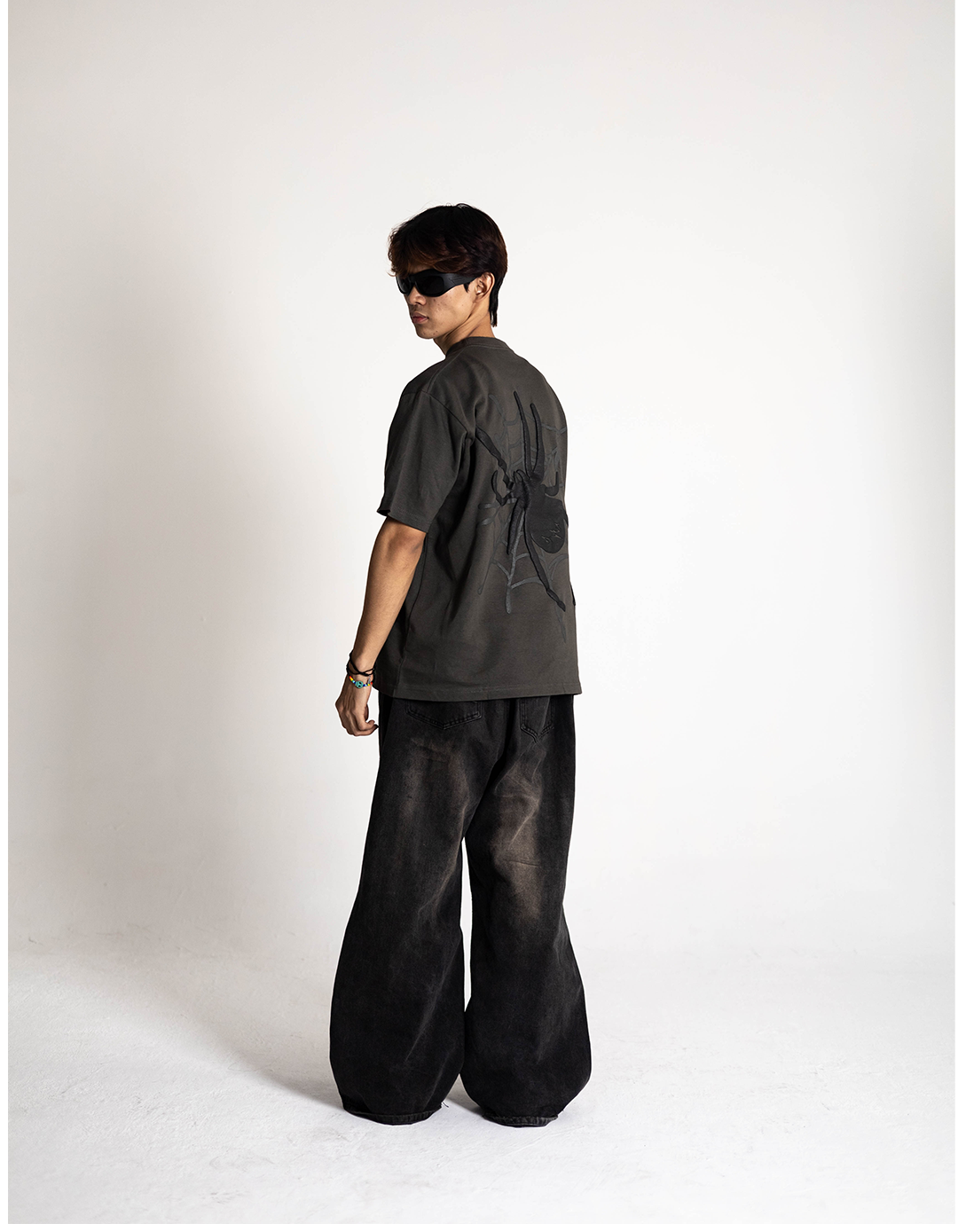 T-SHIRT GREY